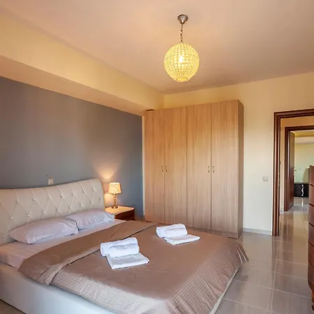 Perfect View Deny With 6 Bedrooms And Heated Pool Hanioti