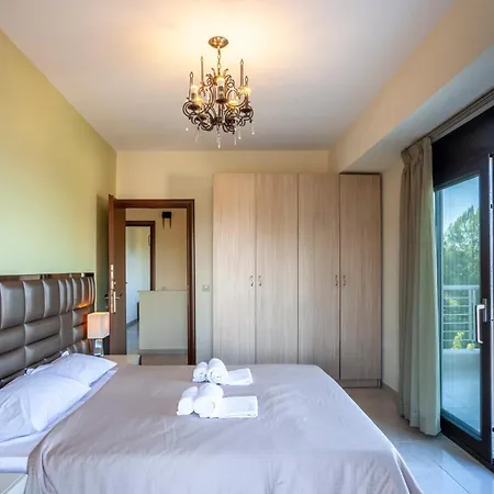 Perfect View Deny With 6 Bedrooms And Heated Pool * Hanioti