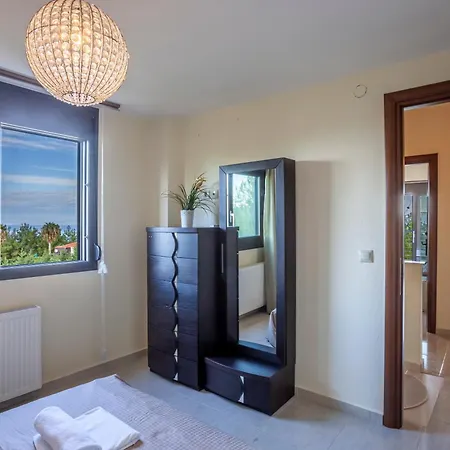 Perfect View Deny With 6 Bedrooms And Heated Pool Hanioti