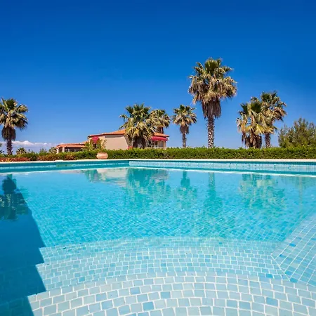 Perfect View Deny With 6 Bedrooms And Heated Pool Villa Hanioti