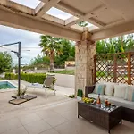 Perfect View Deny With 6 Bedrooms And Heated Pool Villa *