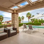 Perfect View Deny With 6 Bedrooms And Heated Pool Villa *