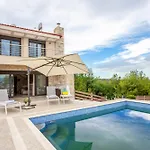 Perfect View Deny With 6 Bedrooms And Heated Pool Villa