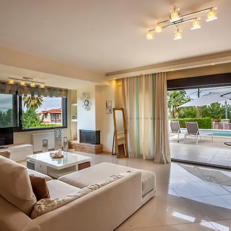 Perfect View Deny With 6 Bedrooms And Heated Pool Villa