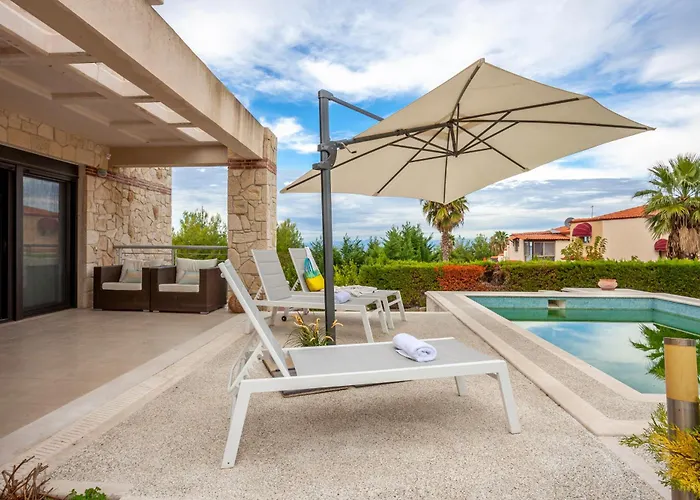 Perfect View Deny With 6 Bedrooms And Heated Pool Chaniotis