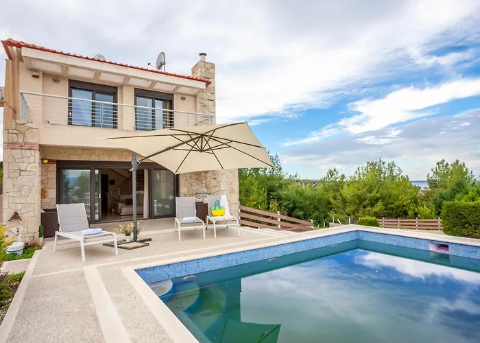 Perfect View Deny With 6 Bedrooms And Heated Pool Villa