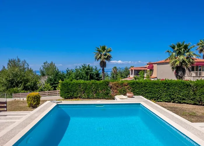 Perfect View Deny With 6 Bedrooms And Heated Pool Villa