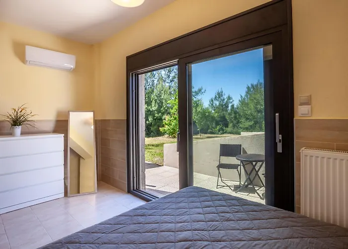 Perfect View Deny With 6 Bedrooms And Heated Pool فيلة *